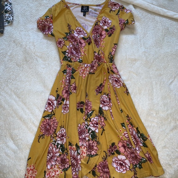 Yellow Floral Dress - Picture 1 of 2